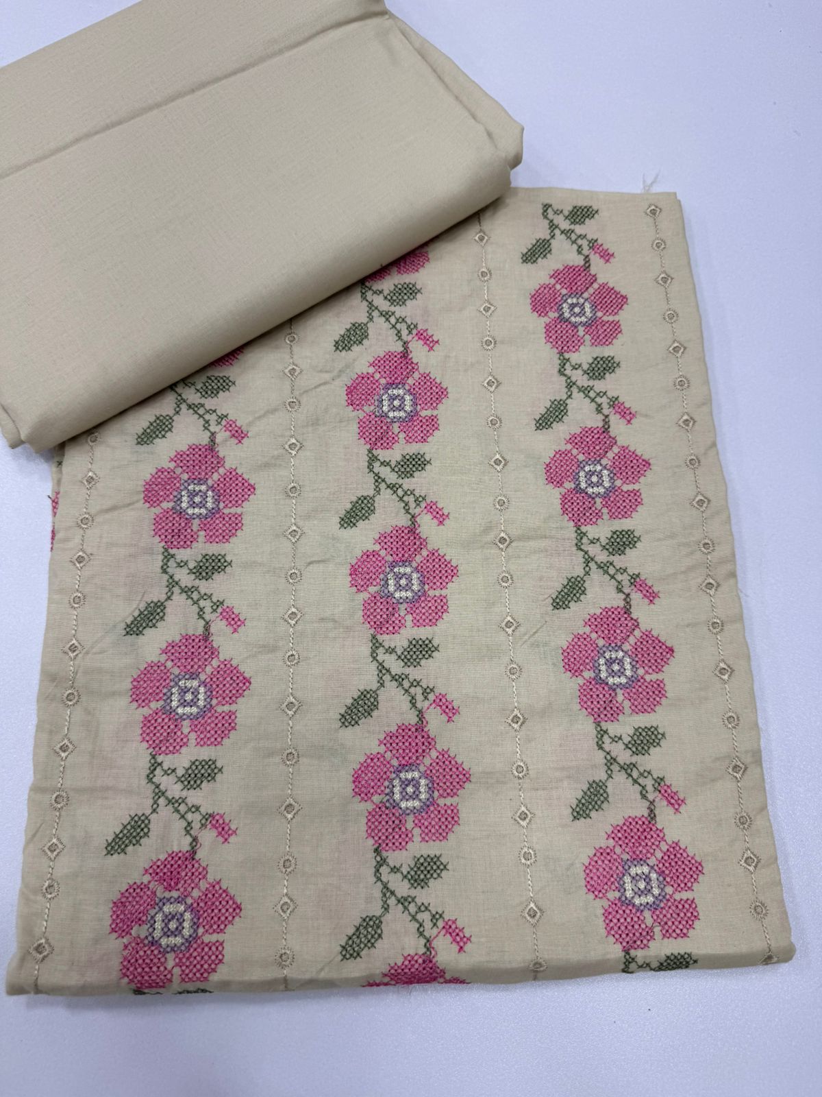 Bareeza lawn 2piece