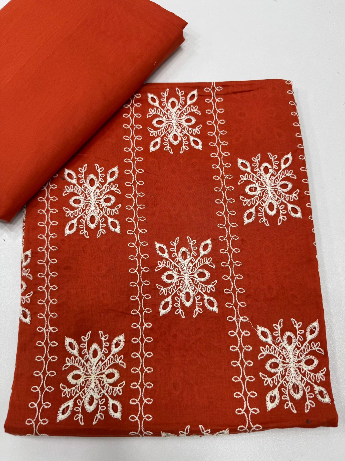 Bareeza lawn 2piece