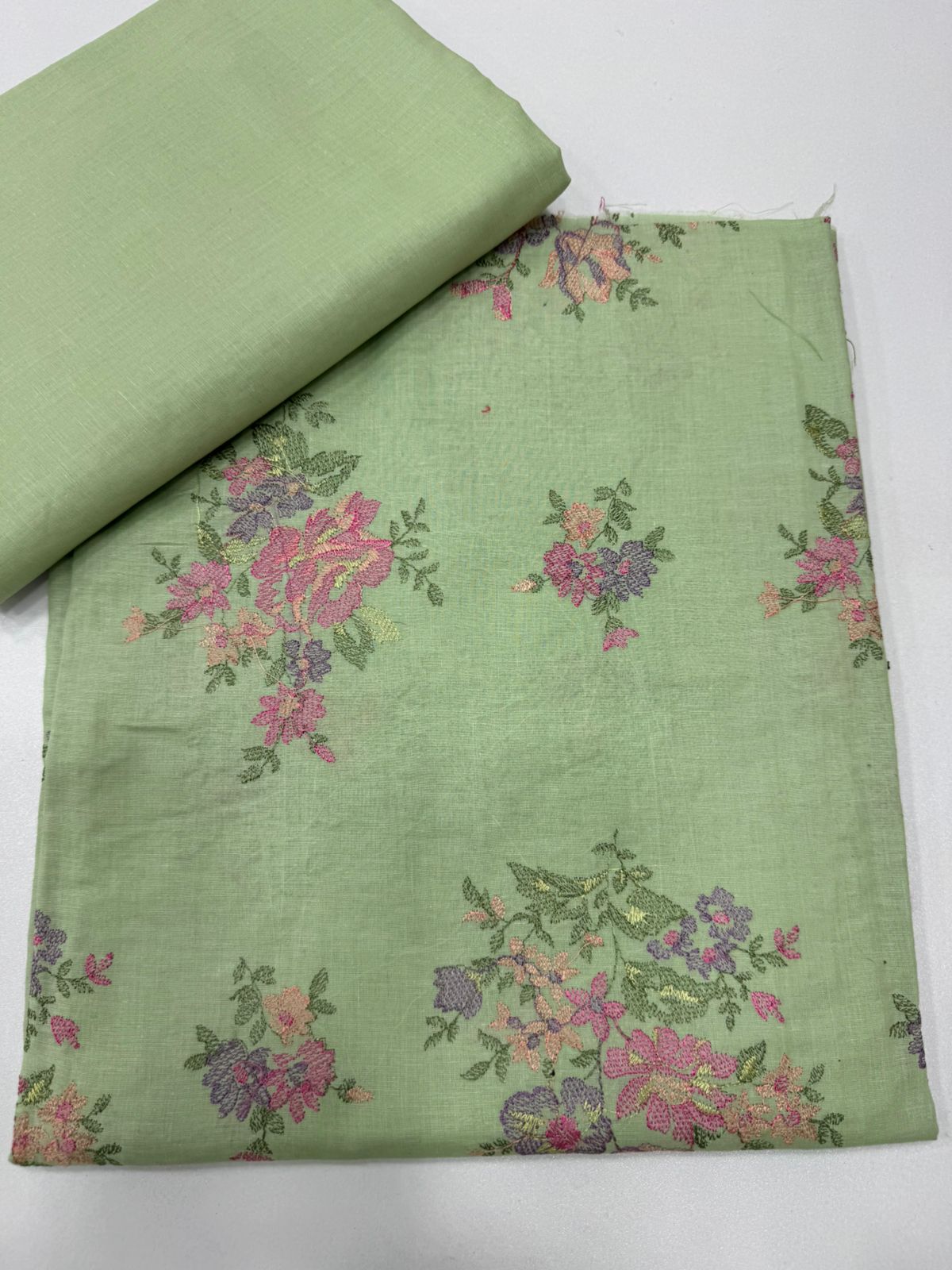 Bareeza lawn 2piece