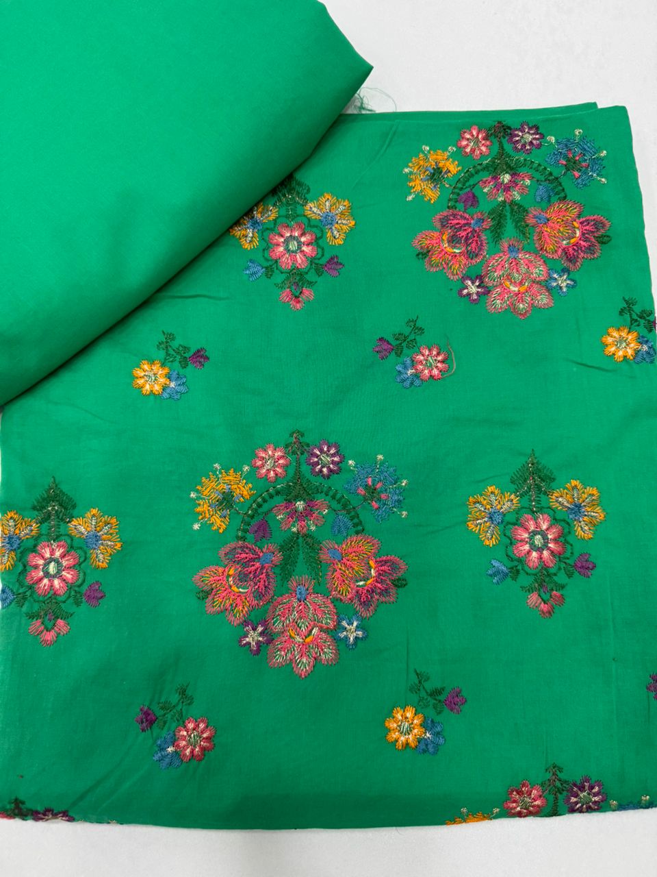 Bareeza lawn 2piece