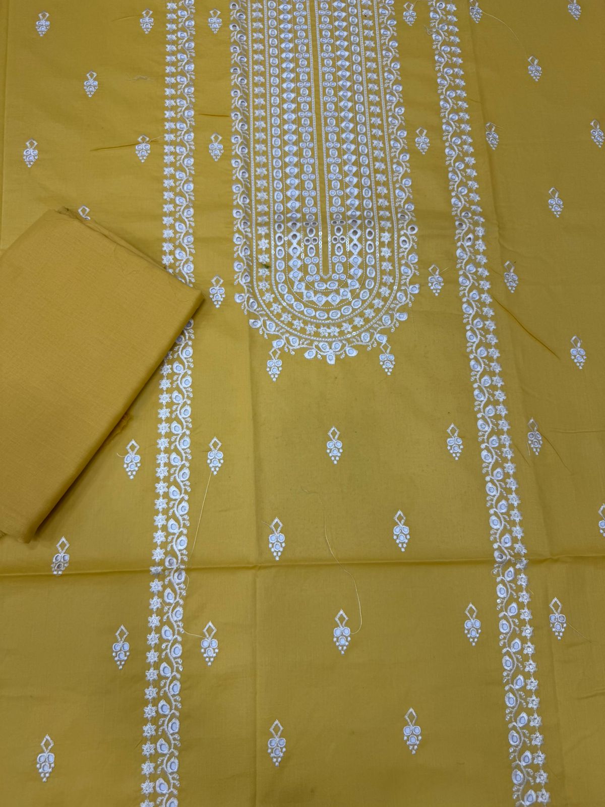 Bareeza lawn 2piece