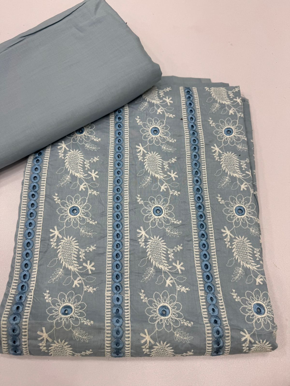 Bareeza lawn 2piece