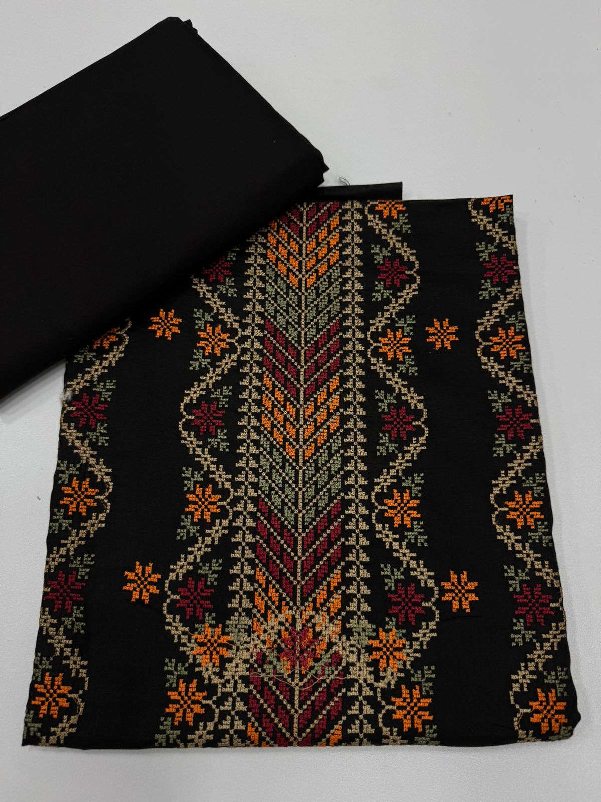 Bareeza lawn 2 piece